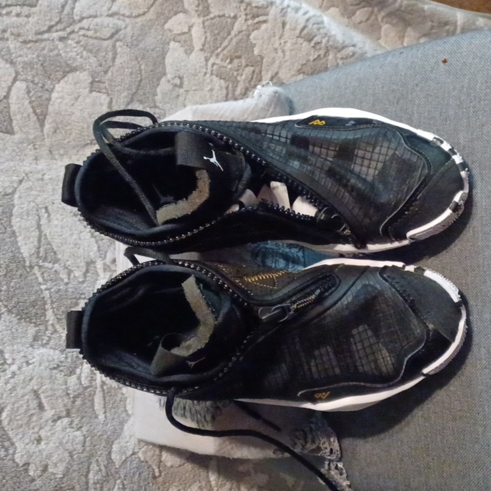 JORDAN Shoes Black and White Athletic Sneakers with Gold Accents - Picture 5 of 9
